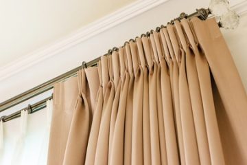 servicio de lavado de cortinas tradicionales