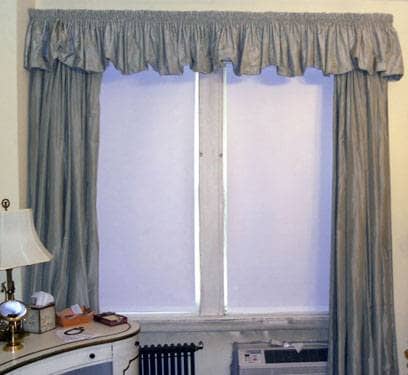 lavado de cortinas con cenefas tradicionales