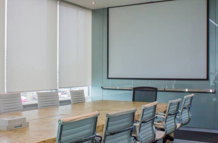 cortinas roller de oficinas a medida