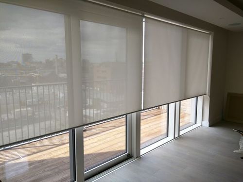 Por qué elegir el lavado de cortinas roller a domicilio